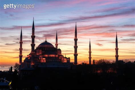 Sultanahmet Camii: Di tích lịch sử với vẻ đẹp kiến trúc Ottoman tráng lệ!