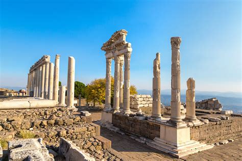  Pergamon Acropolis: Unlocking Ancient History Amidst Breathtaking Views!