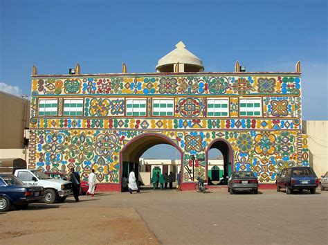 Zaria's Ancient Walls! Exploring History and Majesty in Northern Nigeria